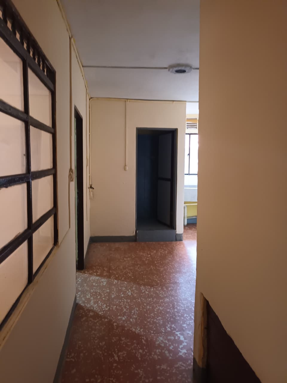 ARRIENDO APARTAMENTO SEGUNDO PISO EN CAMPO VALDÉS – EEP-1093
